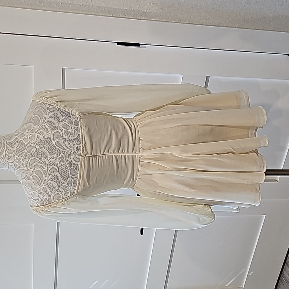 Shein XS Ivory peasant boho on/off shoulder mini dress (fits like 2-4) - Picture 4 of 9